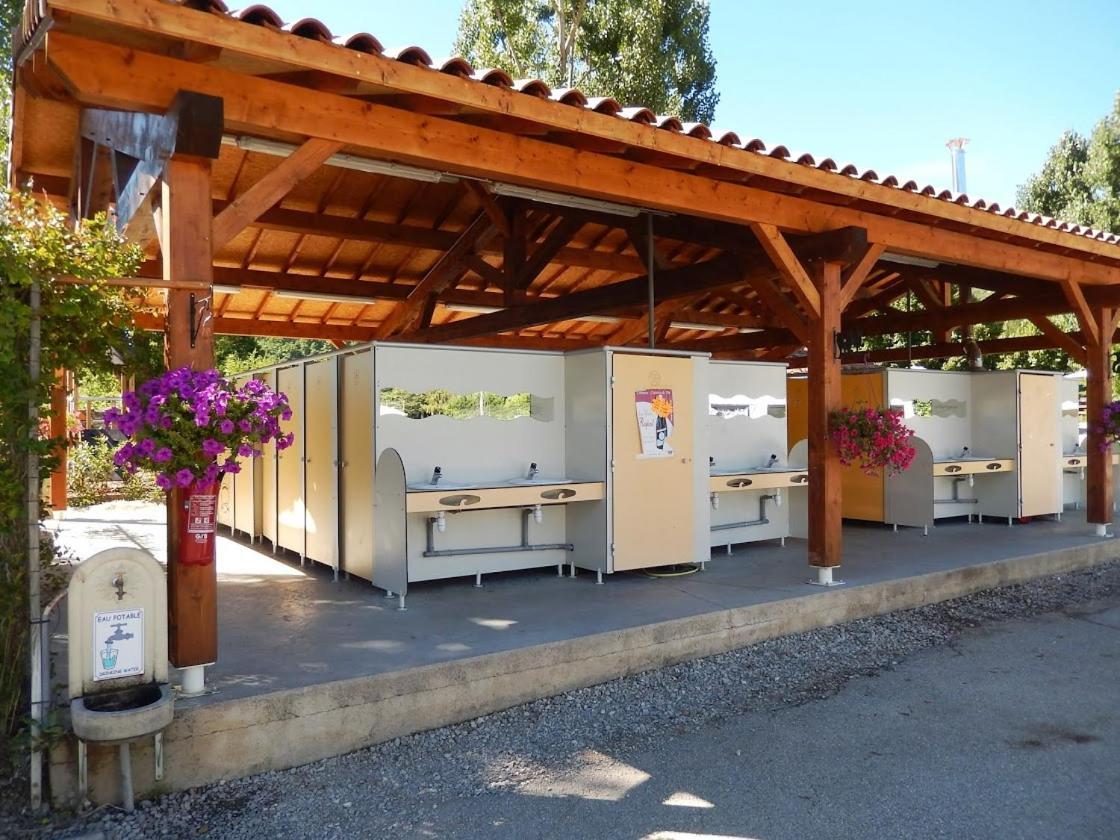 Les Chapelains Hotel Saillans  Exterior photo